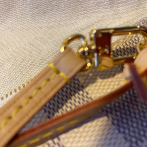 Louis Vuitton Pochette - Picture 5 of 8